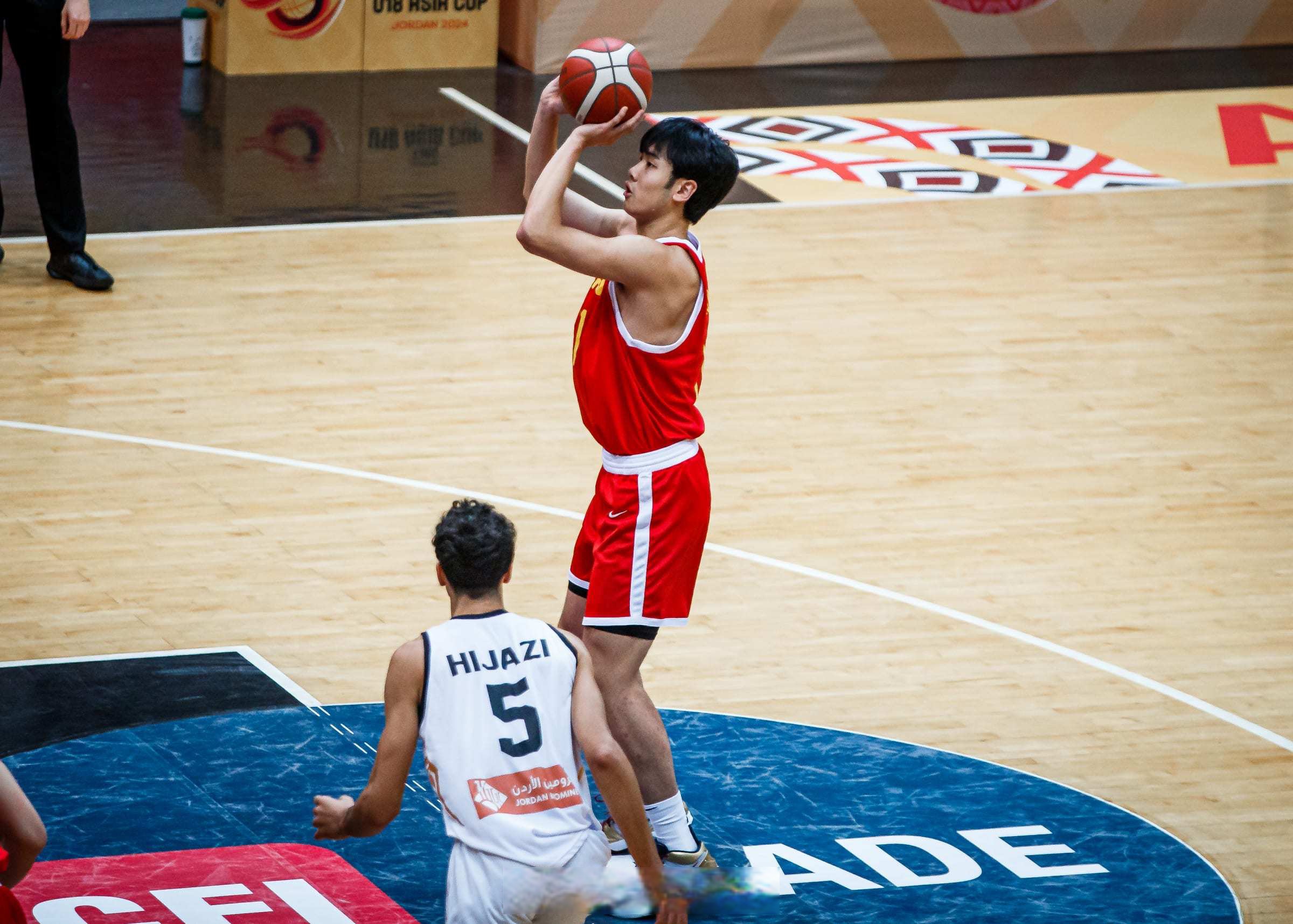 欧博体育平台 -加时末段广东宏远绝杀压哨：亚冠节点到来，球迷炸锅，身体对抗强度拉满 