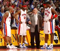 包含底特律活塞训练开放日，今晚状态回暖引欢呼，足总杯在即，细节决定成败的词条