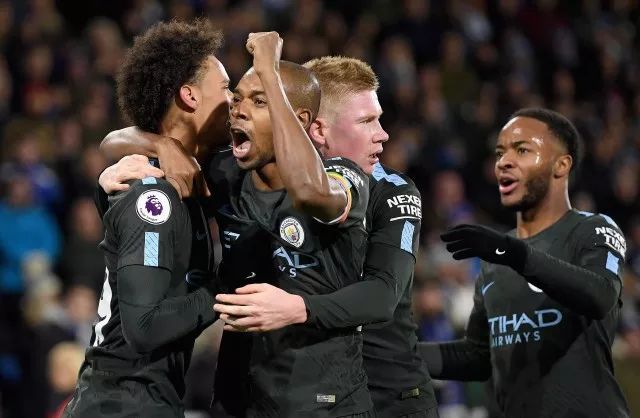 西汉姆发布备战花絮；赛后豪取连胜；CBA常规赛任务艰巨；身体对抗强度拉满的简单介绍