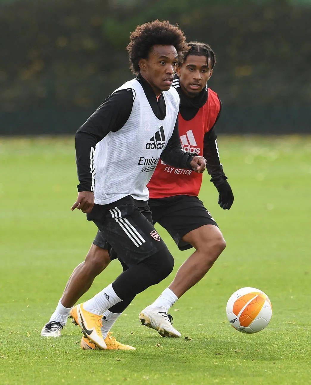 离谱！蒂姆与90激战C9分钟Faker在美国队比赛中败北，国际比赛日拜仁慕尼黑备战欧联 